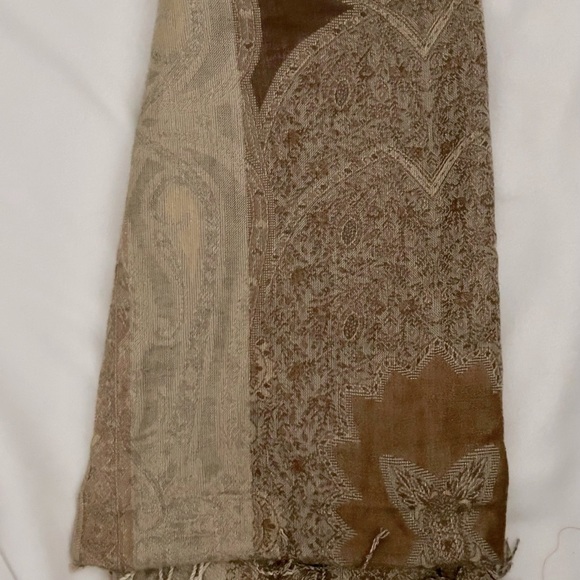 Beige boho scarf wide and long - Picture 2 of 7